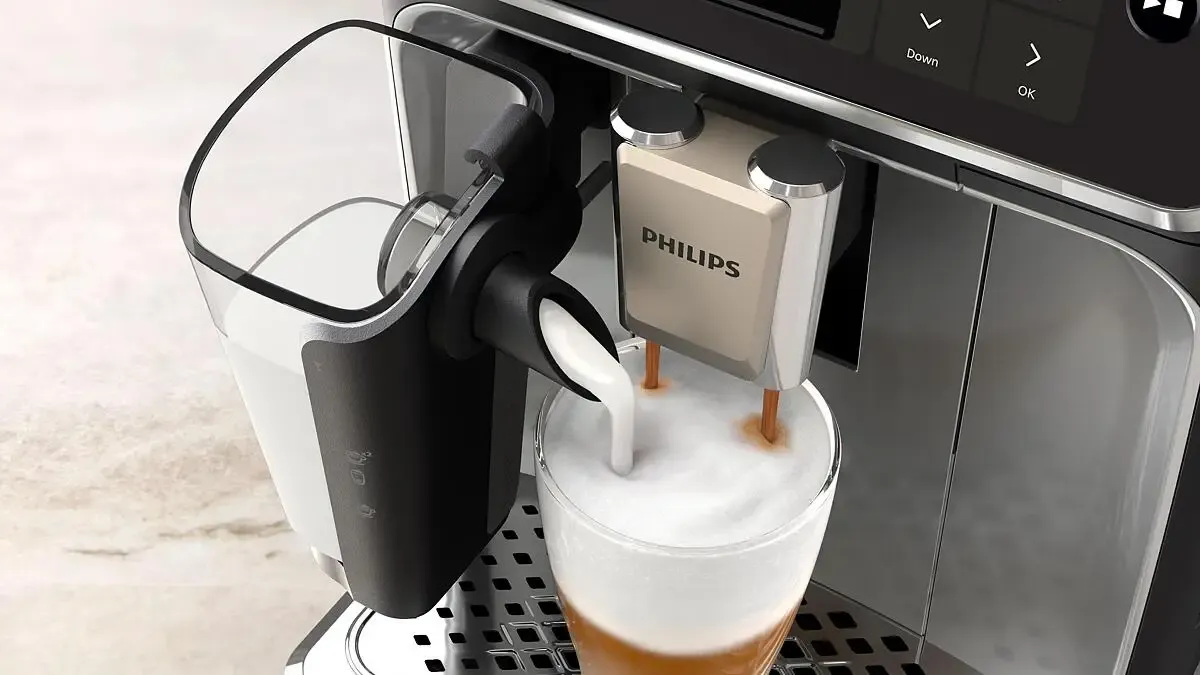 Create silky smooth milk froth with LatteGo milk system