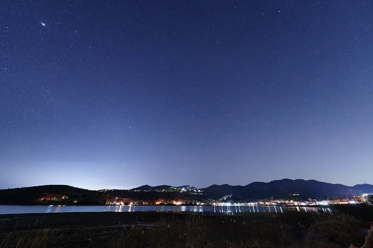 Stunning Corner-to-Corner Resolution for Astrophotography and Nightscapes