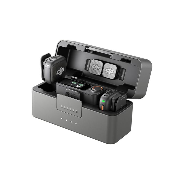 ميكروفون DJI Mic 3 (جهازين إرسال + جهاز استقبال + علبة شحن)، ميكروفون لاسلكي للآيفون/الكاميرا/أندرويد، خفيف جدًا، تحكم تلقائي في مستوى الصوت لتوازن الصوت، مقاومة للتداخل ثنائي النطاق، استخدام حتى 28 ساعة، DJIMIC300، أسود