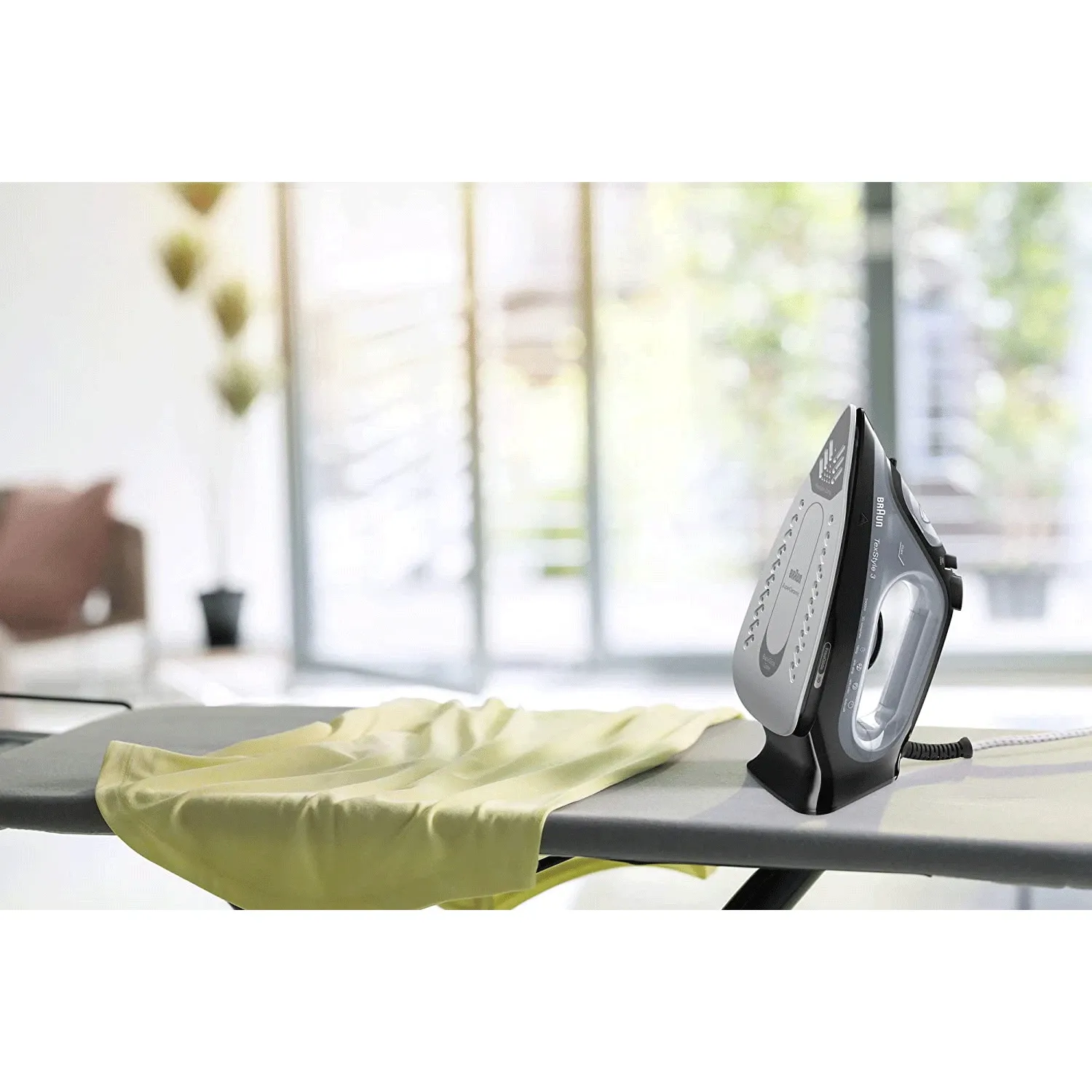 مكواة بخار Braun TexStyle 3: تقنية FreeGlide 3D وأداء بخار مطور