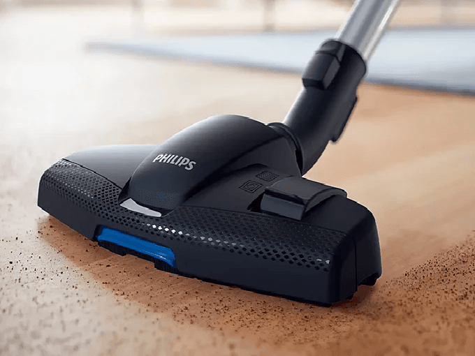 MultiClean nozzle for thorough cleaning on all floors